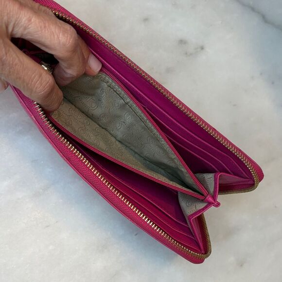 Michael Kors Ostrich Leather Full Zip Jet Set Continental Wallet - Picture 14 of 14